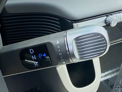 Used 2024 Hyundai Ioniq 5 Limited image 16