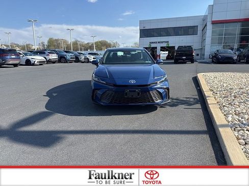 Certified 2025 Toyota Camry SE image 2