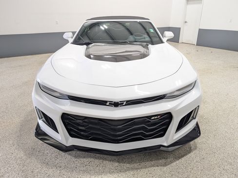 Used 2018 Chevrolet Camaro ZL1 RWD image 8