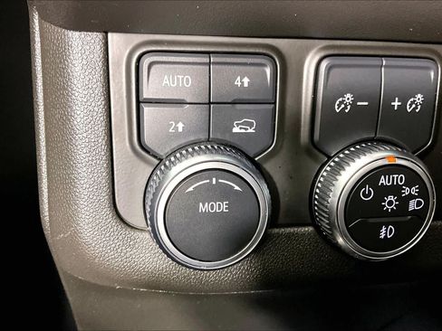 Used 2022 GMC Yukon XL SLT w/ SLT Premium Package AWD/4WD image 31
