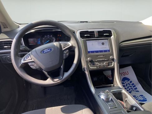Used 2020 Ford Fusion SE FWD image 21