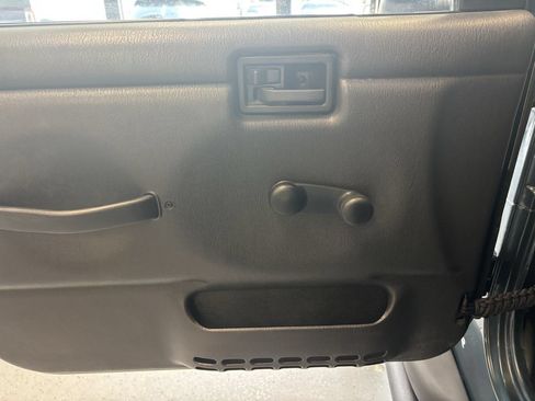 Used 2005 Jeep Wrangler SE AWD/4WD image 20