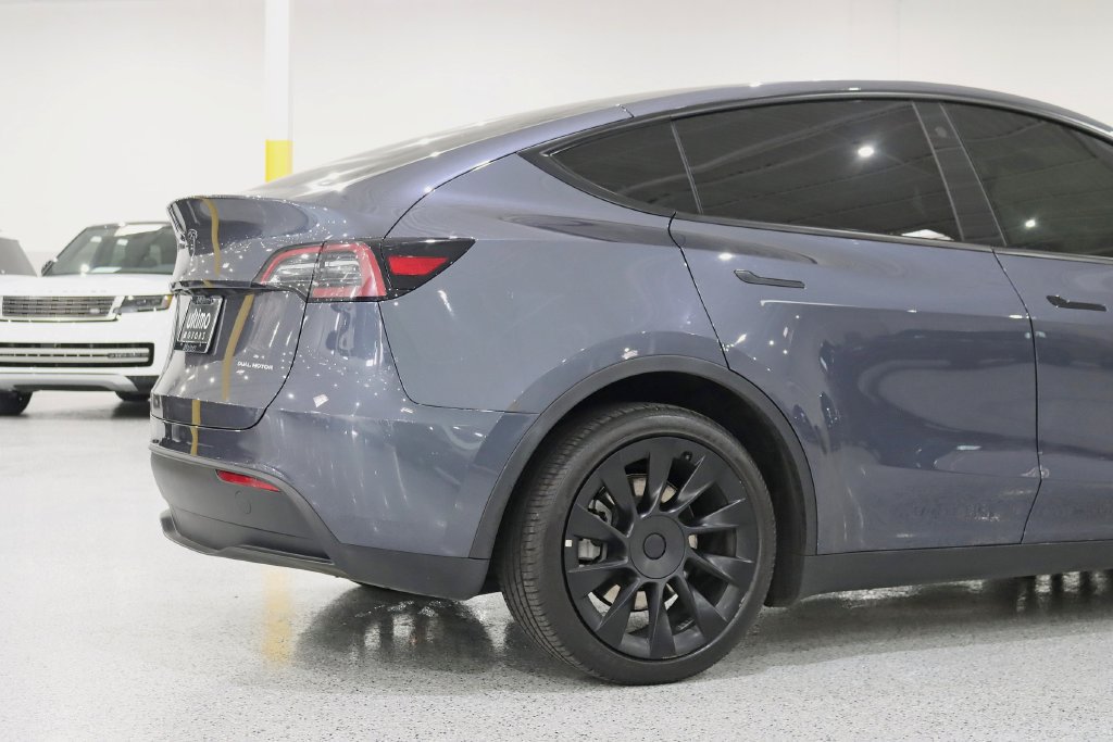 Used 2023 Tesla Model Y Long Range AWD/4WD image 11
