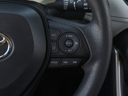 Used 2019 Toyota RAV4 XLE w/ Convenience Package FWD image 15