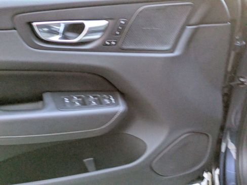 Used 2023 Volvo XC60 T8 Ultimate image 14