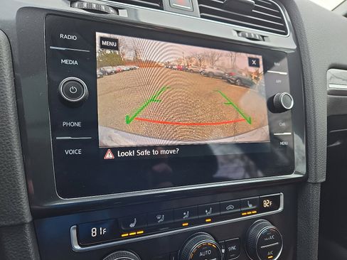 Used 2018 Volkswagen Golf Alltrack S image 25