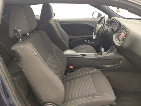 Used 2017 Dodge Challenger SXT RWD image 21