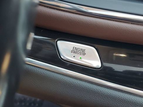 Used 2019 Buick Enclave Avenir w/ Avenir Technology Package AWD/4WD image 25