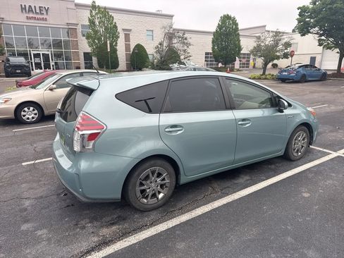 Used 2015 Toyota Prius V Four FWD image 3