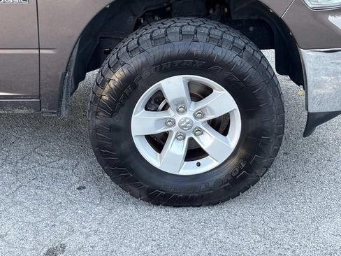 Used 2021 RAM 1500 Classic SLT AWD/4WD image 9