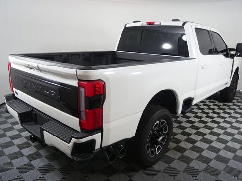 Used 2025 Ford F250 Platinum AWD/4WD image 4