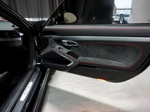 Used 2018 Porsche 911 GT3 RWD image 39