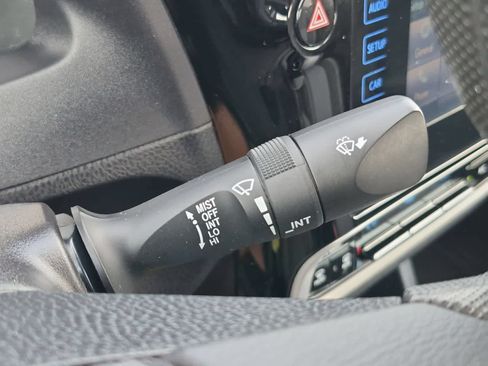 Used 2017 Toyota Corolla LE FWD image 25