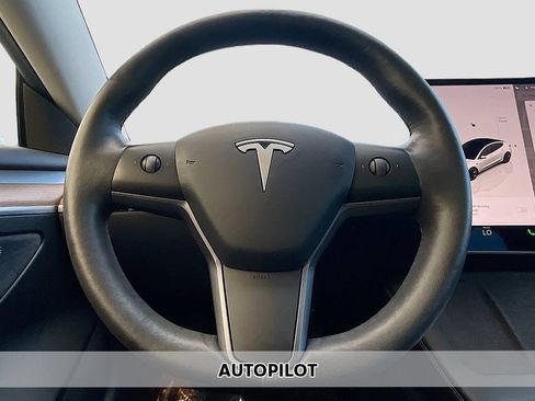 Used 2023 Tesla Model 3 Standard Range RWD image 3