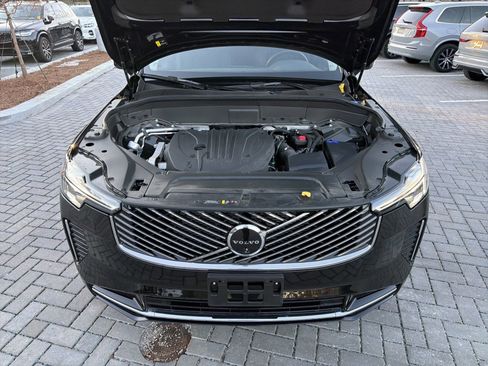Certified 2025 Volvo XC90 B5 Plus image 36