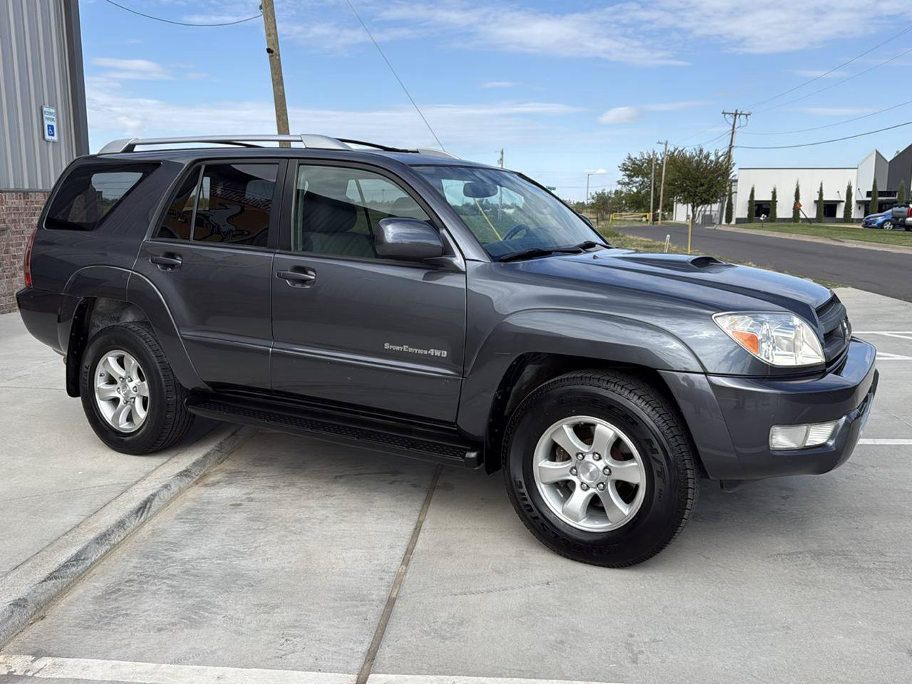 Used 2005 Toyota 4Runner SR5 AWD/4WD image 8