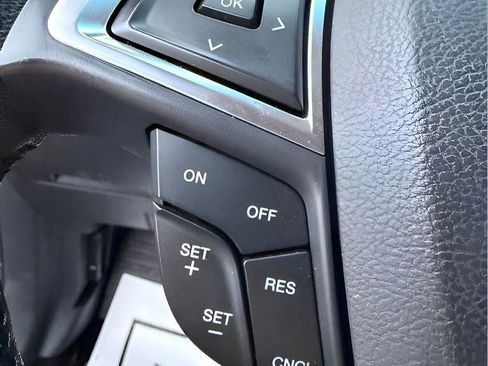 Used 2019 Ford Edge Titanium image 26