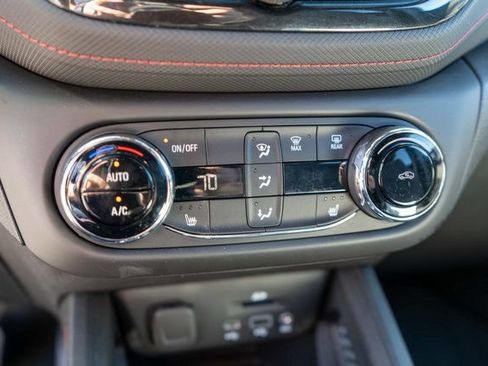 Used 2022 Chevrolet TrailBlazer RS w/ Technology Package AWD/4WD image 29