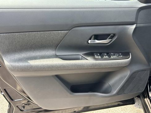 New 2026 Nissan Kicks SV w/ SV Premium Package FWD image 17