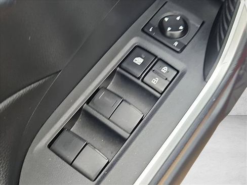 Used 2019 Toyota RAV4 XLE w/ Convenience Package FWD image 12