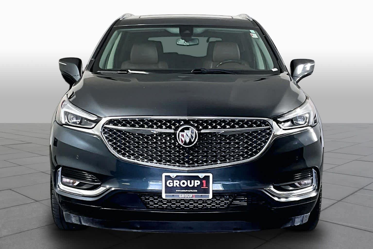 Used 2018 Buick Enclave Avenir w/ Avenir Technology Package FWD image 4