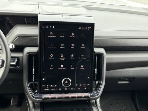 Used 2025 GMC Yukon AT4 Ultimate w/ LPO, Floor Liner Package AWD/4WD image 4