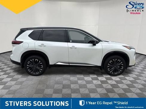 Used 2024 Nissan Rogue Platinum AWD/4WD image 5