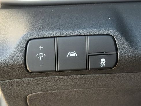 Used 2023 Hyundai Elantra SEL image 20