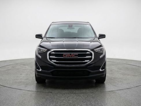 Used 2024 GMC Terrain SLE FWD image 2