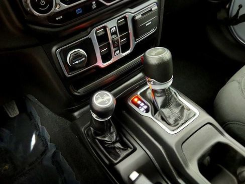 Used 2023 Jeep Wrangler Unlimited w/ Cold Weather Group AWD/4WD image 16