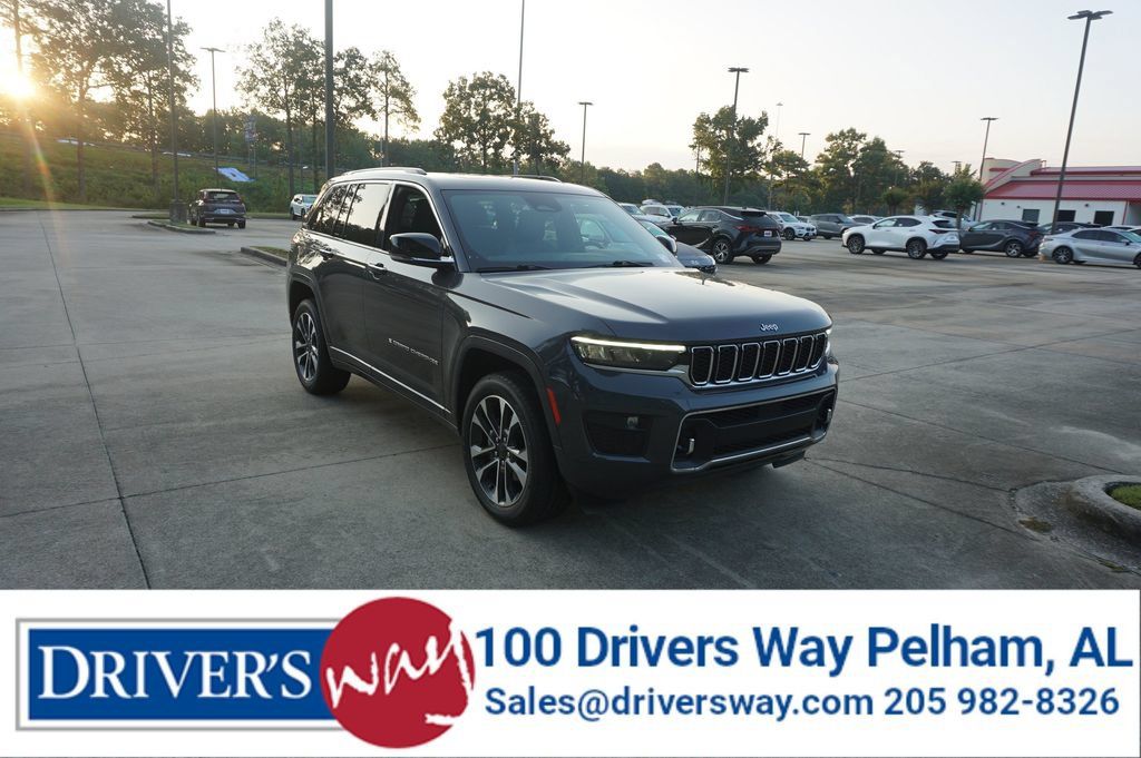 Used 2022 Jeep Grand Cherokee Overland w/ Luxury Tech Group IV RWD image 1