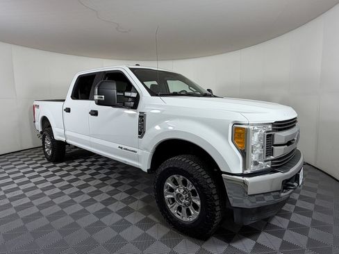 Used 2017 Ford F250 XLT AWD/4WD image 1