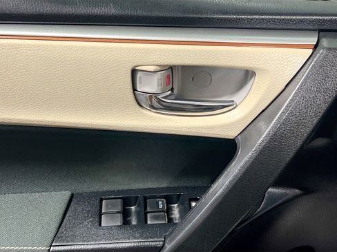 Used 2016 Toyota Corolla LE image 14