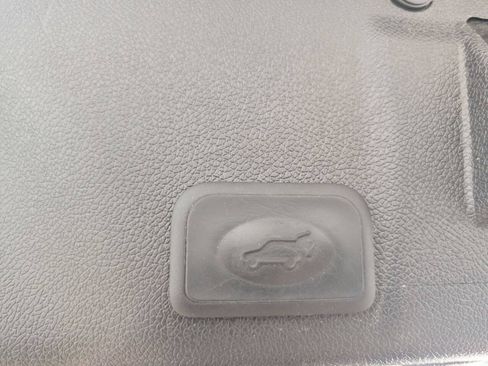 Used 2015 GMC Acadia SLE FWD image 17