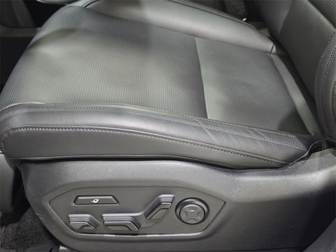 Used 2025 Hyundai Santa Fe Calligraphy image 32