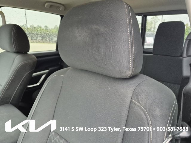 Used 2017 Nissan Titan SV RWD image 18