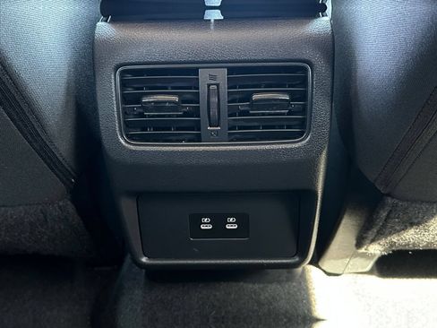 Used 2025 Nissan Rogue SV FWD image 24