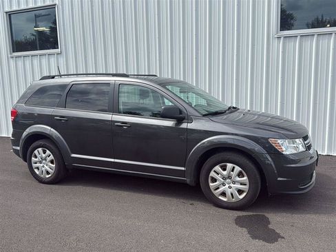 Used 2019 Dodge Journey SE FWD image 5