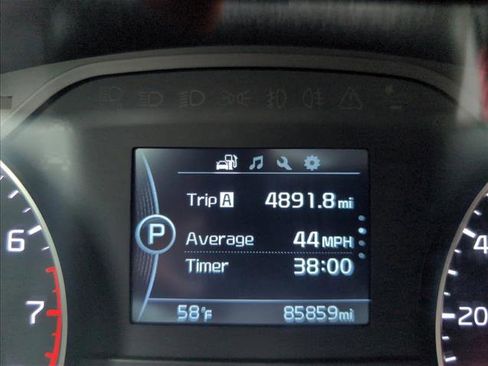 Used 2017 Kia Sportage EX image 11