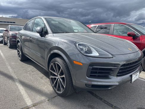 Used 2021 Porsche Cayenne Coupe w/ Premium Package AWD/4WD image 3