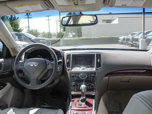 Used 2015 INFINITI Q40 w/ Navigation Package RWD image 16