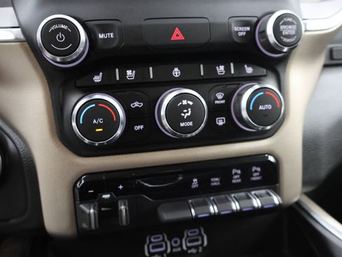 Used 2020 RAM 1500 Laramie AWD/4WD image 46