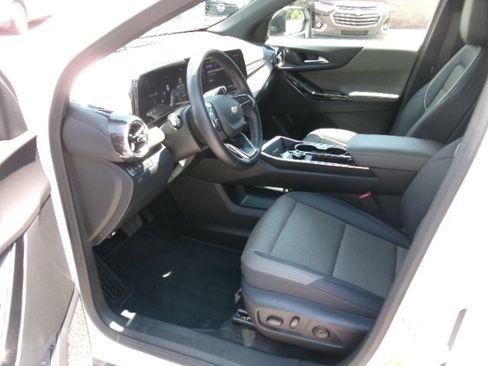 Used 2026 Chevrolet Equinox LT w/ Convenience Package II FWD image 19
