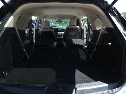 Used 2020 Ford Explorer Limited RWD image 16