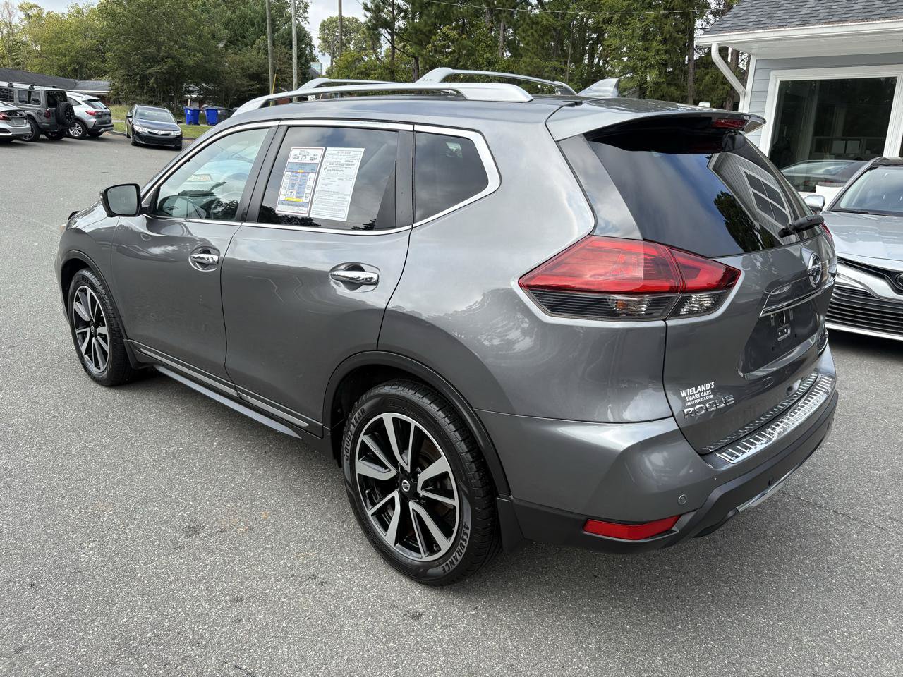 Used 2019 Nissan Rogue SL w/ Premium Package FWD image 3