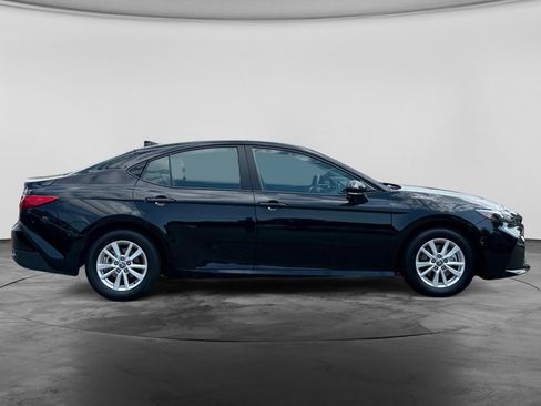 Used 2025 Toyota Camry LE FWD image 9