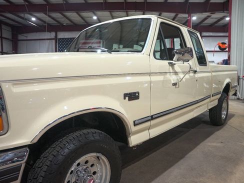 Used 1993 Ford F150 XL AWD/4WD image 24