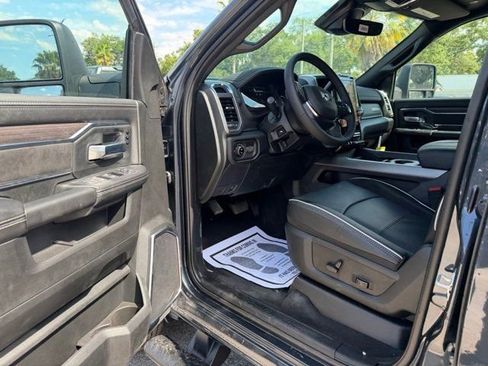 New 2026 RAM 3500 Laramie AWD/4WD image 17