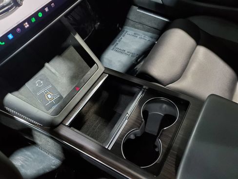 Used 2022 Tesla Model S AWD/4WD image 40