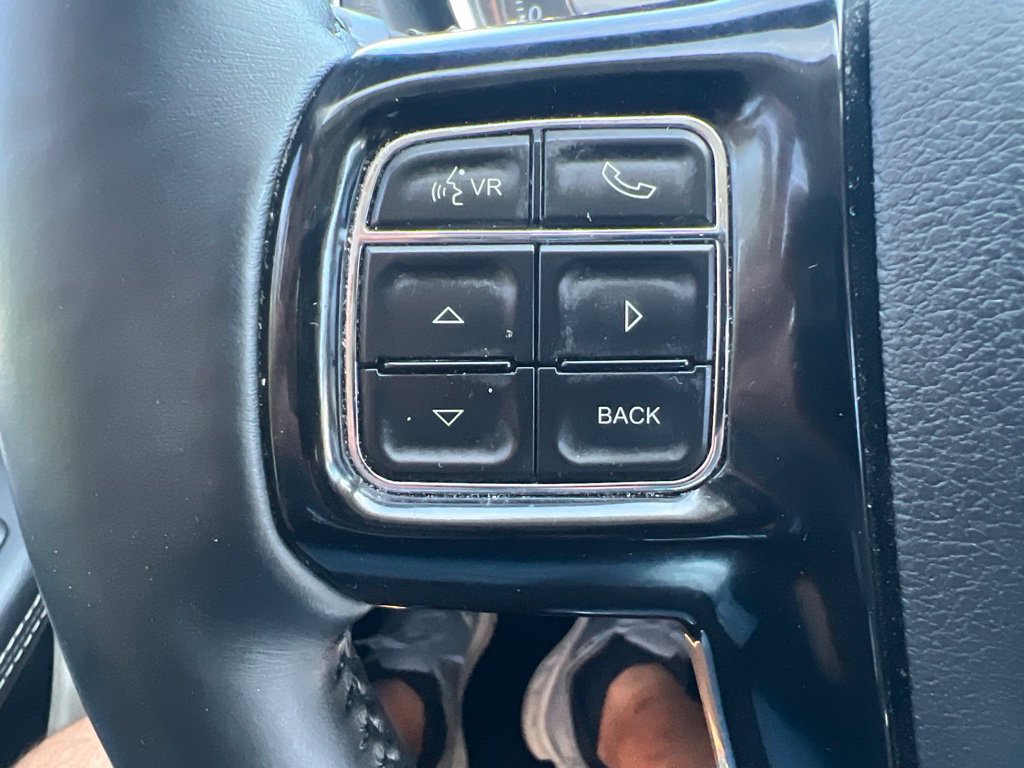 Used 2014 Chrysler Town & Country Touring-L FWD image 50